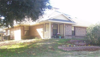 101 Seniors Ave in Carthage, TX - Foto de edificio - Building Photo