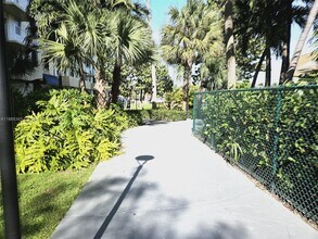 801 NW 47th Ave in Miami, FL - Building Photo - Building Photo