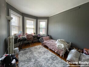 11 Park St, Unit 2 in Brookline, MA - Building Photo - Building Photo