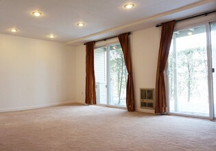 15 Lordvale Blvd in Grafton, MA - Foto de edificio - Building Photo