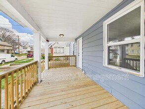 575 Fernwood Dr in Akron, OH - Building Photo - Building Photo