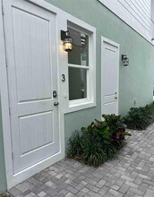 667 SW Cleveland Ave-Unit -1 in Stuart, FL - Building Photo - Building Photo