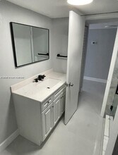 17500 NW 68th Ave in Hialeah, FL - Building Photo - Building Photo