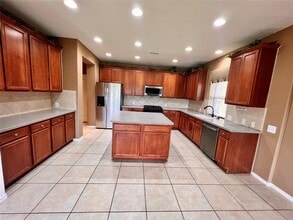518 Honeysuckle Vine Dr in Rosenberg, TX - Building Photo - Building Photo