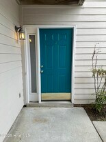 705 Summertime Ln in Wilmington, NC - Building Photo