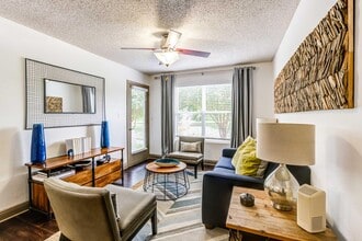 Audubon Village in Tampa, FL - Building Photo - Building Photo