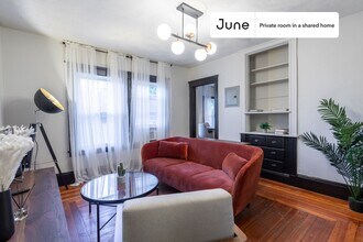Private bedroom in 5 bed/2 bath Home in Boston, MA - Building Photo - Building Photo