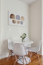 300 E 69th St in New York, NY - Building Photo - Building Photo