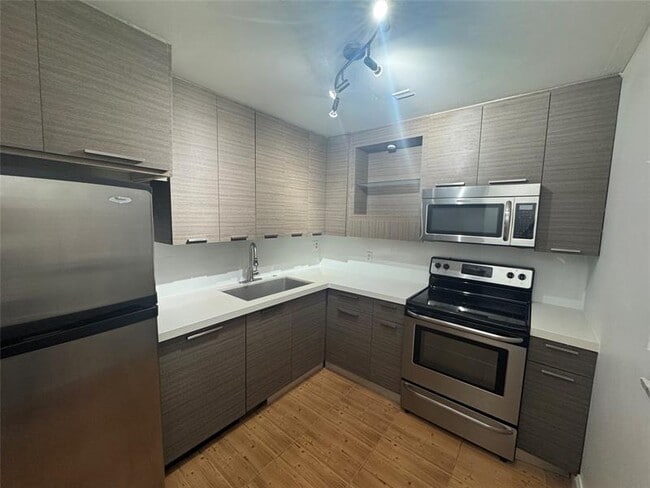 8901 N New River Canal Rd in Plantation, FL - Building Photo - Building Photo