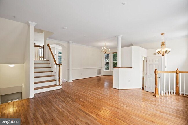 11201 Woodglen Dr in Rockville, MD - Building Photo - Building Photo