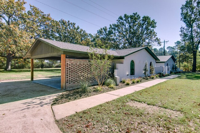 4612 N Kings Hwy in Texarkana, TX - Building Photo - Building Photo