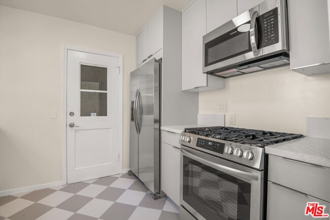 property at 405 Shirley Pl