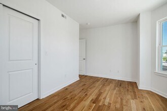 5932 Ridge Ave in Philadelphia, PA - Building Photo - Building Photo