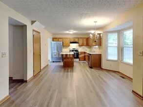 8190 Pelham Dr in Westerville, OH - Building Photo - Building Photo