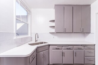 2024 S Genesee Ave, Unit 2024.5 in Los Angeles, CA - Building Photo - Building Photo