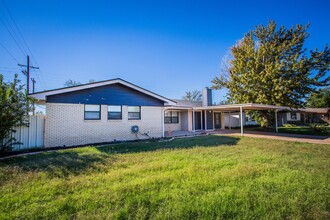 5501 9th St in Lubbock, TX - Building Photo - Building Photo