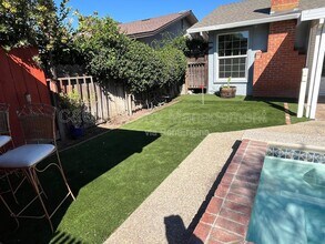 1130 Aberdeen Ave in Stockton, CA - Building Photo - Building Photo