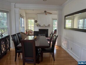 17 Scarlet Oak Ln in Paramus, NJ - Building Photo - Building Photo
