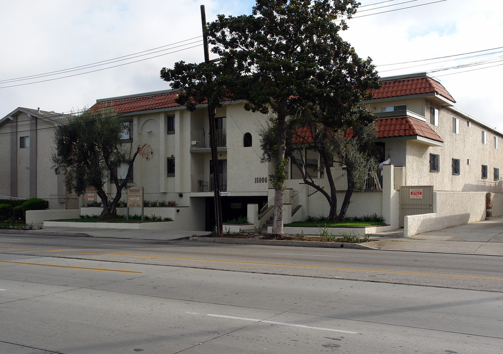 Parkwest Apartments in Lawndale, CA - Building Photo