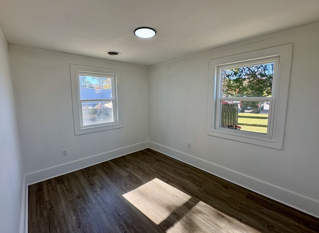 889 W Main St in Smithfield, VA - Building Photo - Building Photo