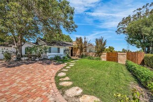 2417 Sunnyside Ridge Rd in Rancho Palos Verdes, CA - Building Photo