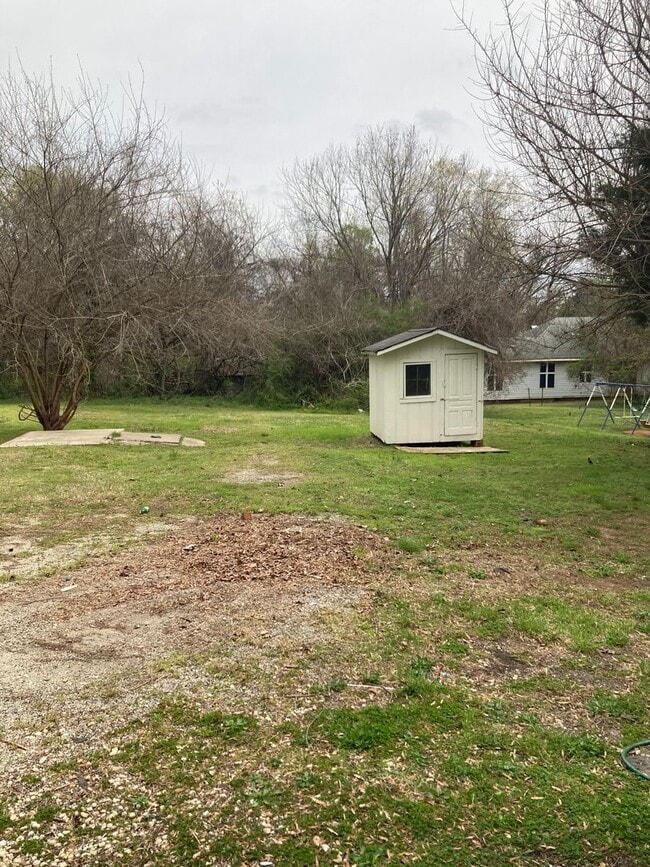 property at 620 E Lafayette St