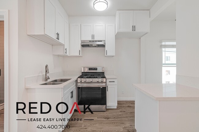 400 N Coronado St in Los Angeles, CA - Building Photo - Building Photo