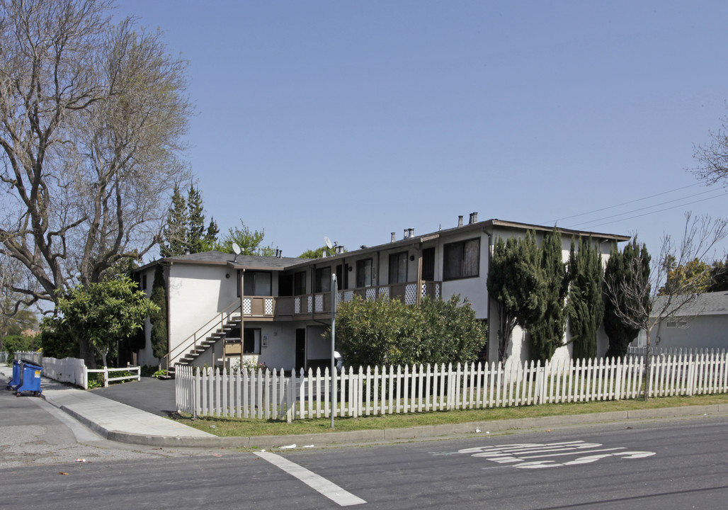 1102 Henderson Ave in Menlo Park, CA - Foto de edificio