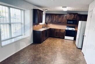 833 Tamerisk Dr in Lancaster, TX - Building Photo - Building Photo