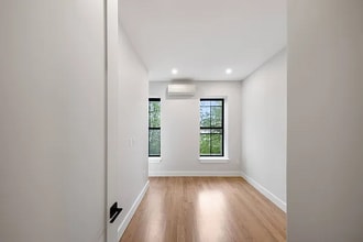 62-15 Catalpa Ave-Unit -1 in Queens, NY - Building Photo - Building Photo