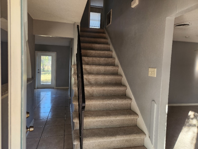 1321 Rosewood Hills Dr in Garland, TX - Foto de edificio - Building Photo