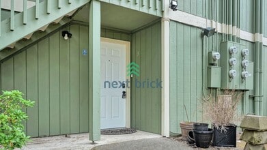 1002 N 195th St in Shoreline, WA - Building Photo - Building Photo