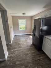 332 Old Loudon Rd in Latham, NY - Building Photo - Building Photo