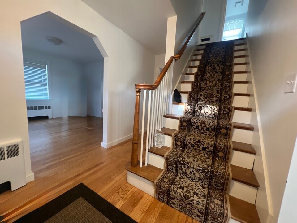 51 Beacon St, Unit 1 in Boston, MA - Building Photo