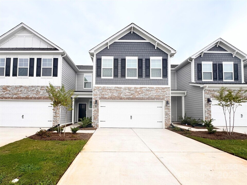 4227 Steel Wy in Lake Norman of Catawba, NC - Foto de edificio