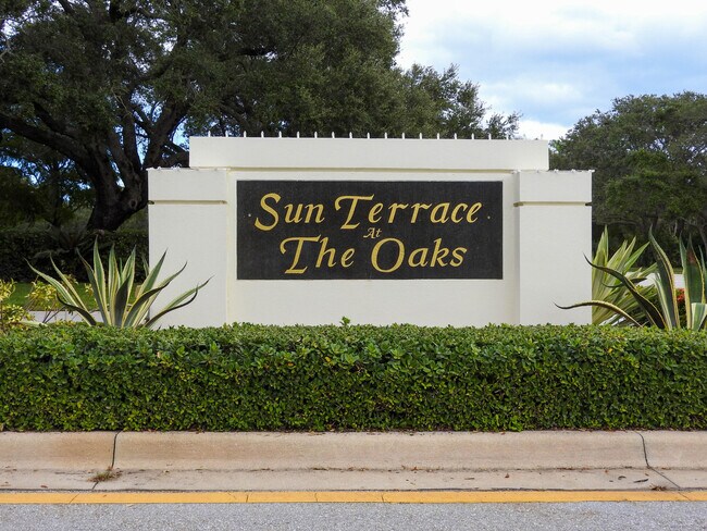 property at 1702 Silverleaf Oak Ct