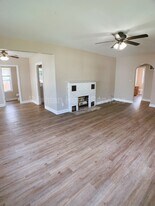 437 W Murray St in Macomb, IL - Building Photo