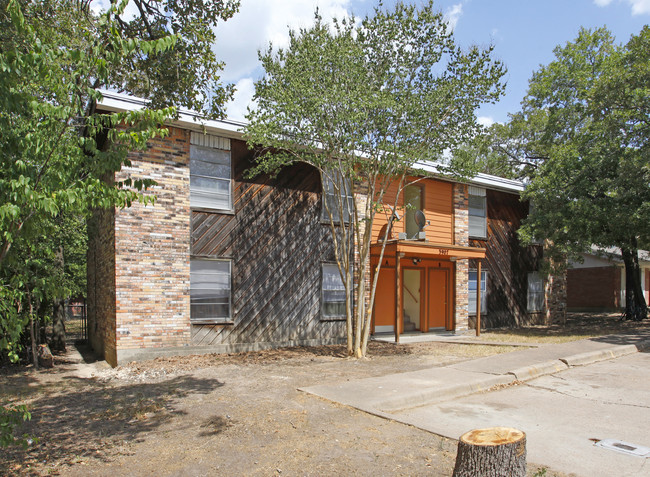 3907 Aspen in Bryan, TX - Building Photo - Building Photo