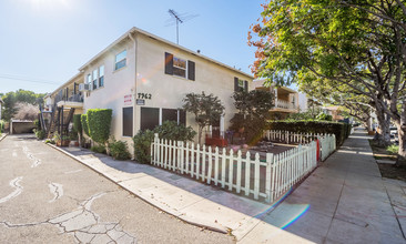 7962 Norton Ave in Los Angeles, CA - Building Photo - Other