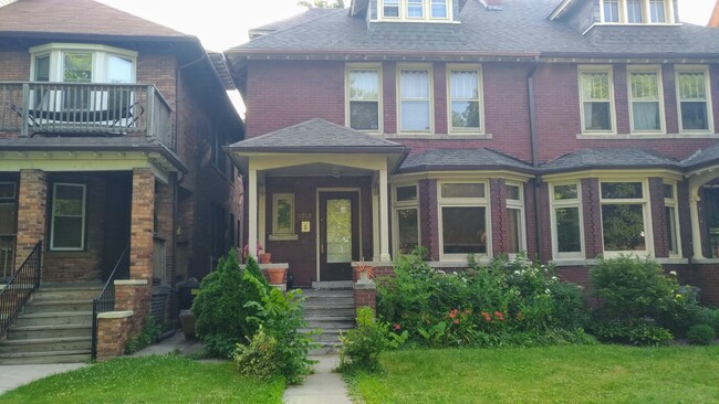 property at 3918 Commonwealth St