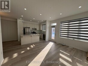 1344 Hearns Pl in Milton, ON - Building Photo - Building Photo