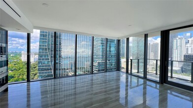 1451 Brickell Ave, Unit 2406 in Miami, FL - Building Photo - Building Photo