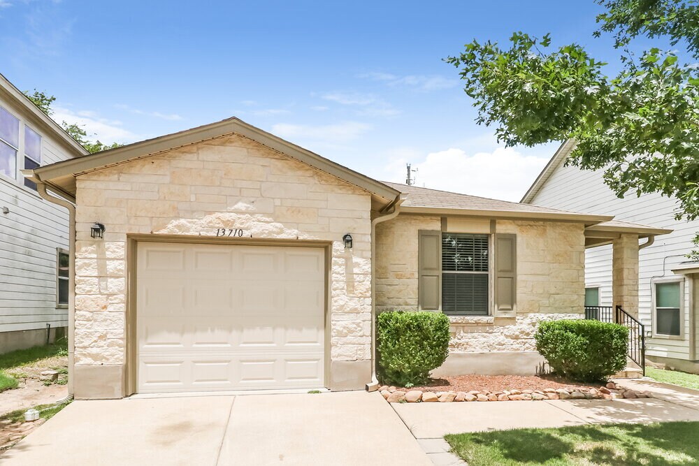 13710 Merseyside Dr in Pflugerville, TX - Building Photo