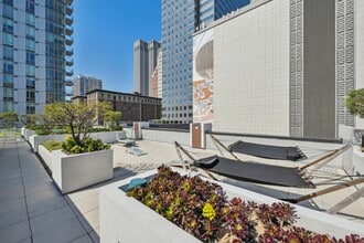 Trademark in Los Angeles, CA - Foto de edificio - Building Photo