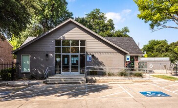 5 Fifty Apartments in San Antonio, TX - Foto de edificio - Building Photo
