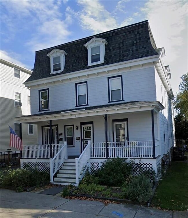 9 Narragansett Ave
