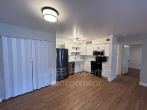 365 Forestway Cir in Altamonte Springs, FL - Building Photo - Building Photo