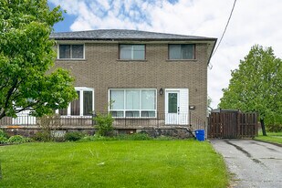 98 Durham St in Oshawa, ON - Building Photo