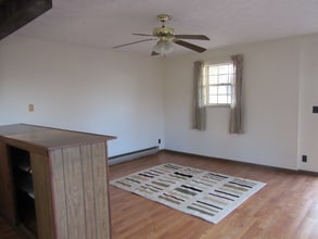 4 Circle Dr in Huntington, WV - Building Photo - Building Photo