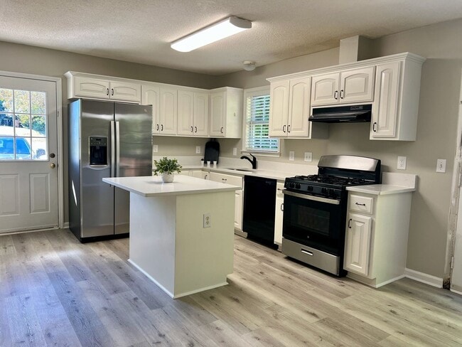 301 Stargate Rd in Holly Springs, NC - Building Photo - Building Photo